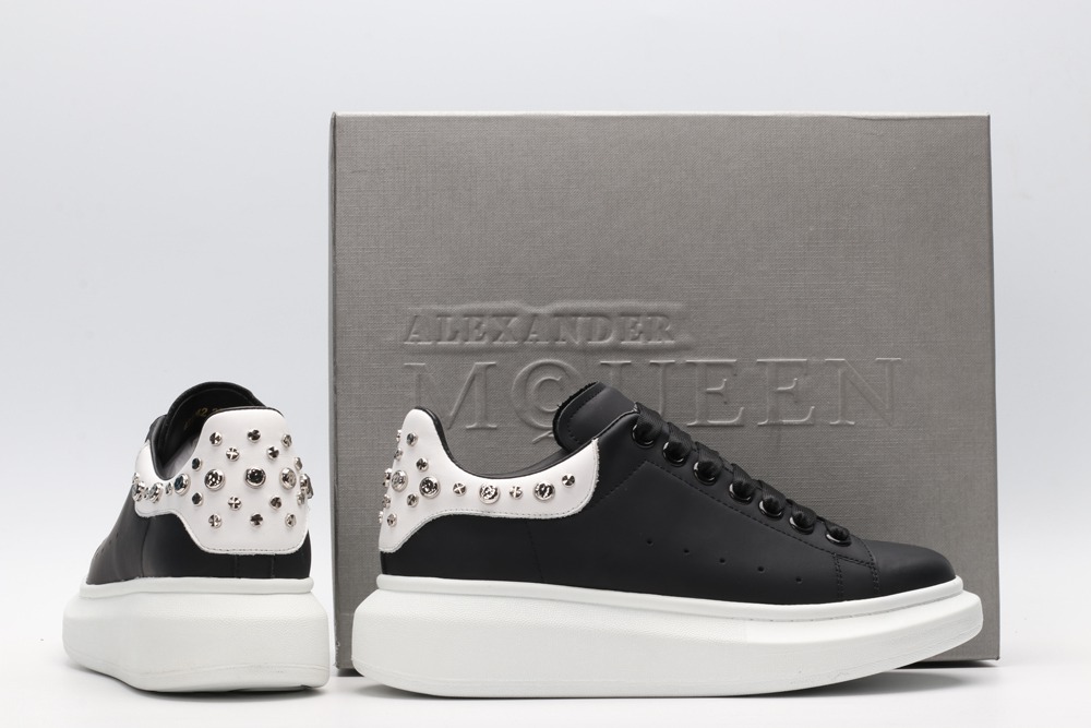 Black calf leather lace-up sneaker with siL*Ver-finished hammered stud