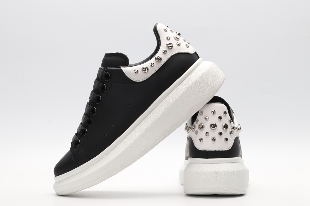 Black calf leather lace-up sneaker with siL*Ver-finished hammered stud