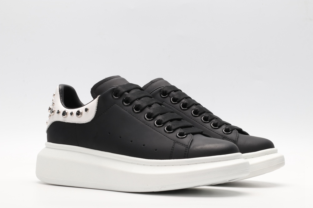 Black calf leather lace-up sneaker with siL*Ver-finished hammered stud