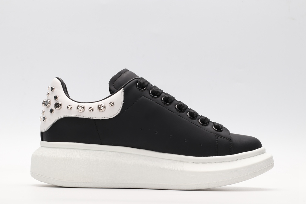 Black calf leather lace-up sneaker with siL*Ver-finished hammered stud