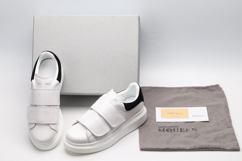 AMQ oversized sneakers with black heel