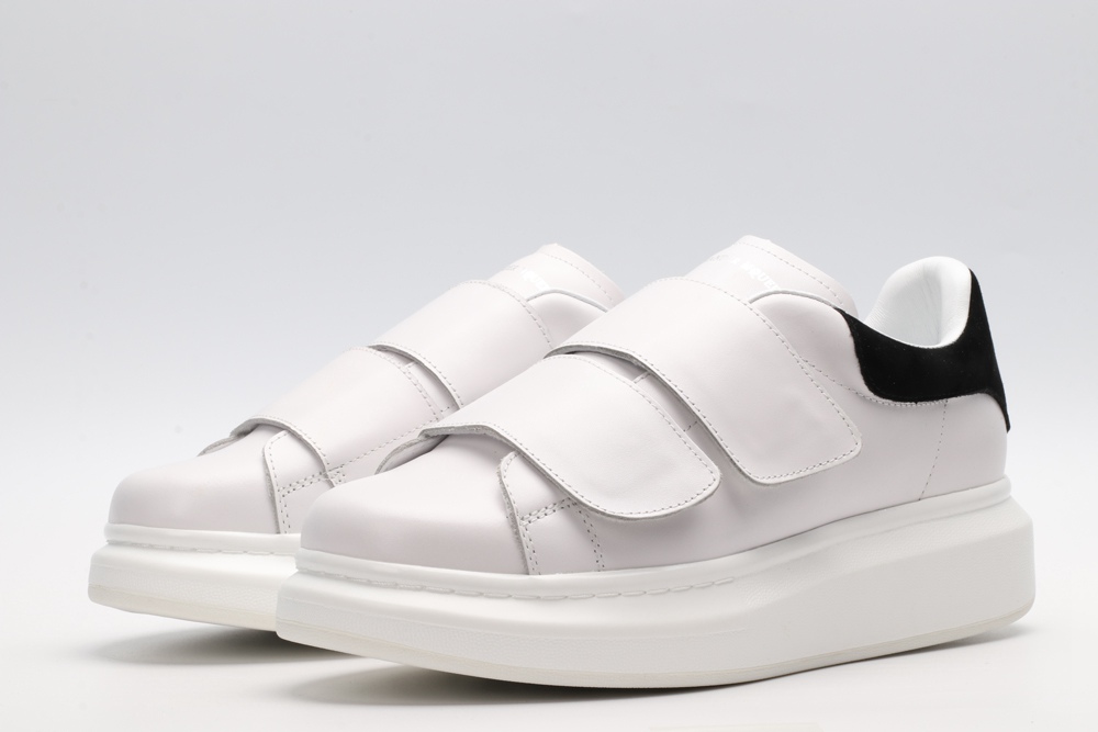 AMQ oversized sneakers with black heel