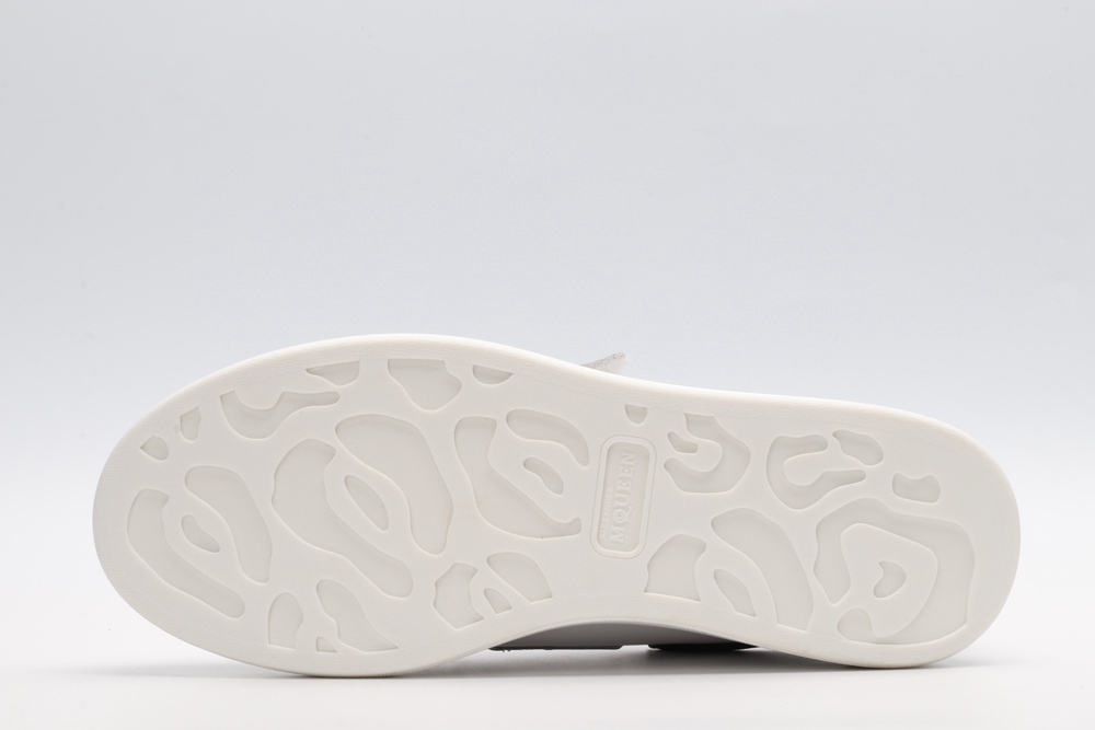 AMQ oversized sneakers with black heel