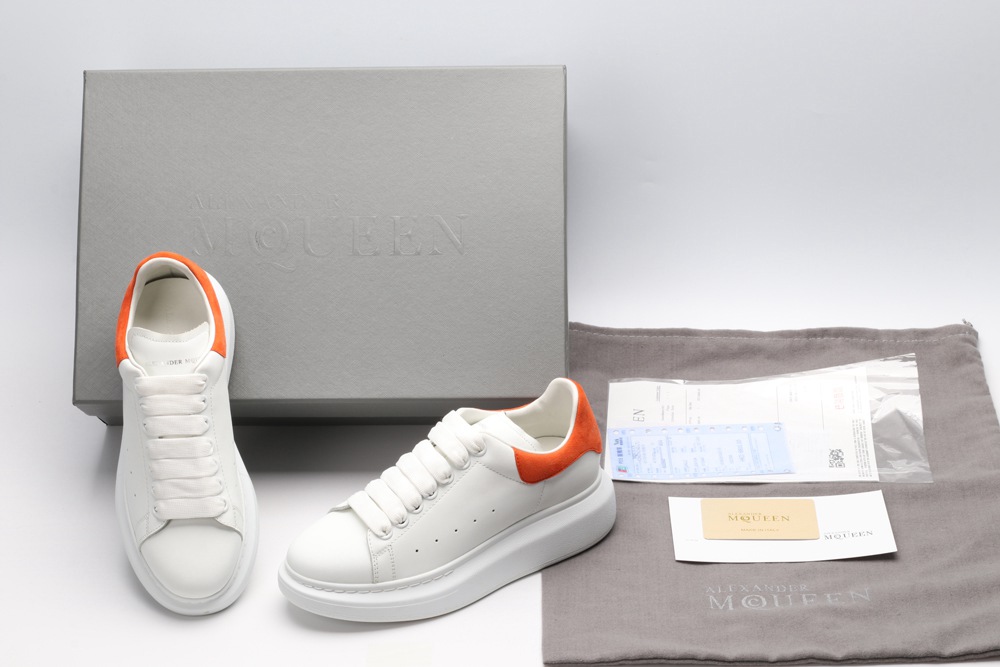 AMQ OVERSIZED SNEAKER with orange heel
