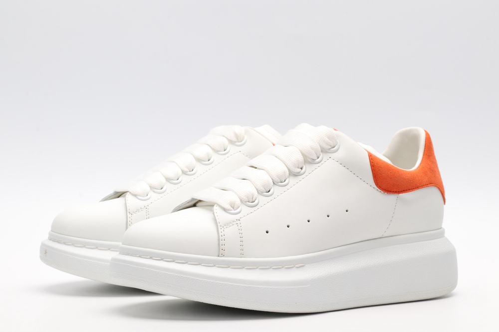 AMQ OVERSIZED SNEAKER with orange heel