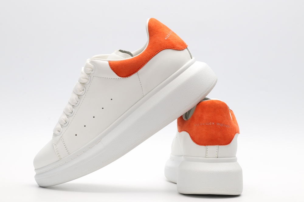 AMQ OVERSIZED SNEAKER with orange heel