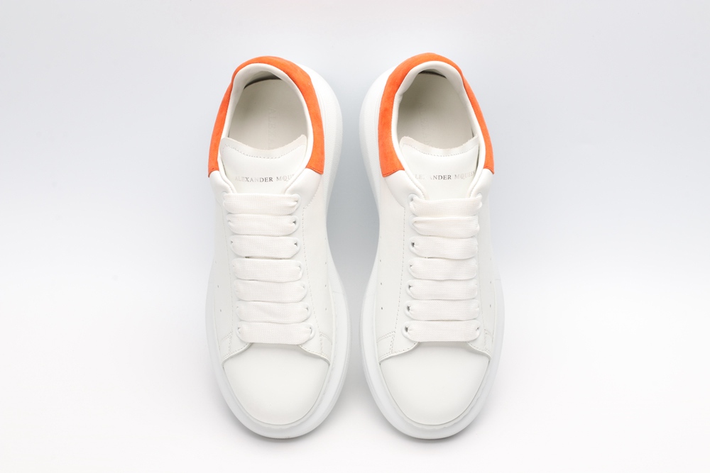 AMQ OVERSIZED SNEAKER with orange heel