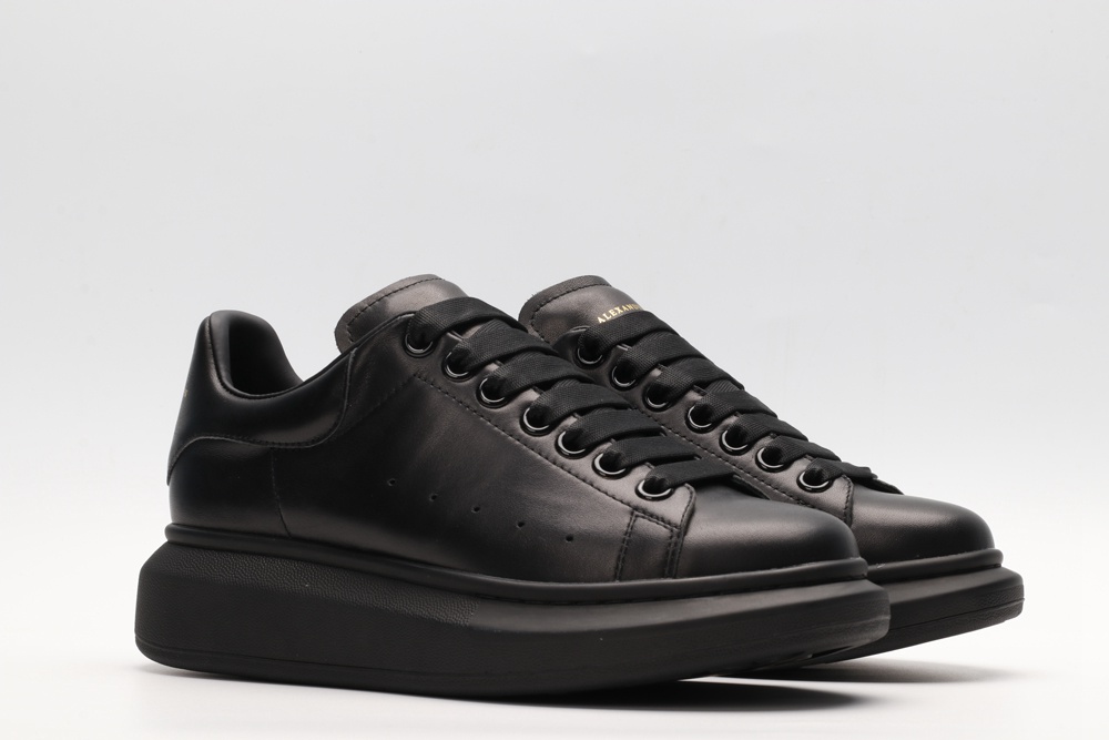 AMQ black oversized sneakers
