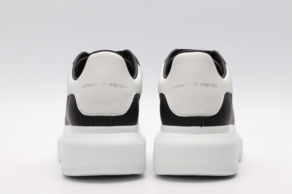 AMQ Black calf leather lace-up sneaker