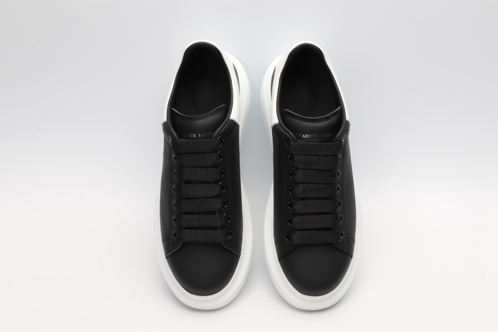 AMQ Black calf leather lace-up sneaker