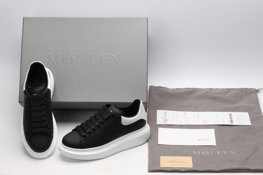 AMQ Black calf leather lace-up sneaker