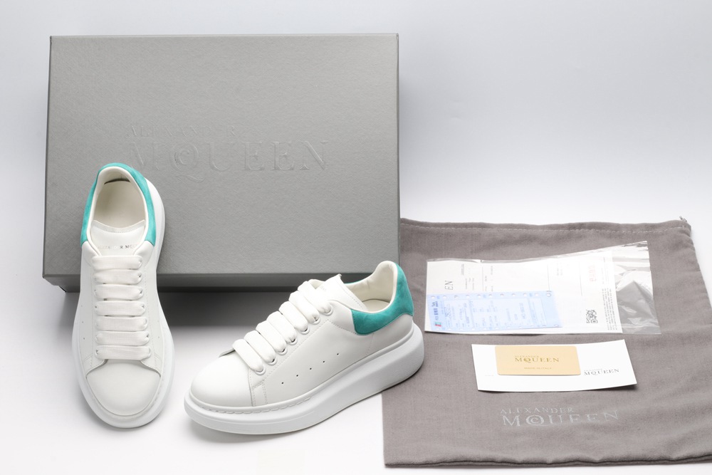 AMQ OVERSIZED SNEAKER