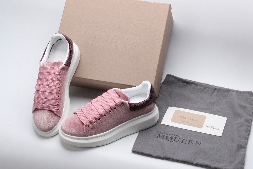 AMQ Oversized Sneaker-Rose