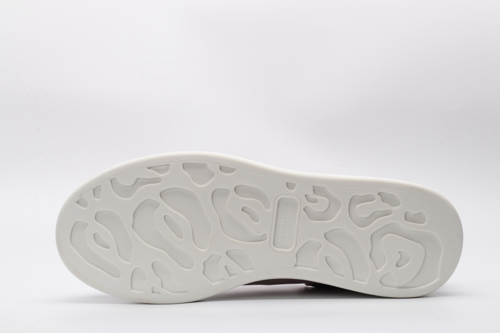 AMQ Oversized Sneaker-Rose