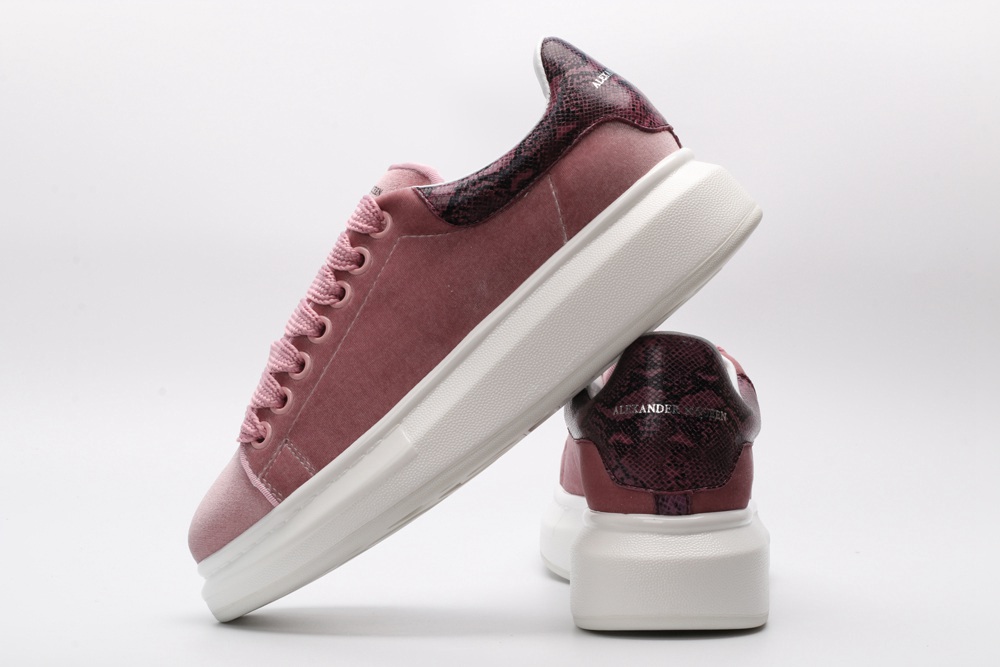 AMQ Oversized Sneaker-Rose
