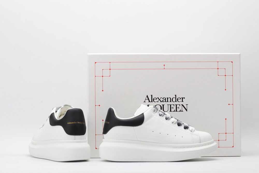 AMQ oversized sneakers with black heel