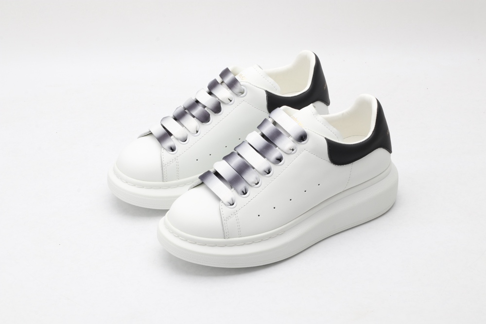 AMQ oversized sneakers with black heel