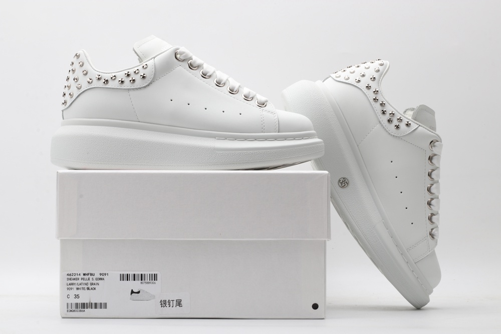 AMQ oversized white sneakers with siL*Ver-finished hammered stud