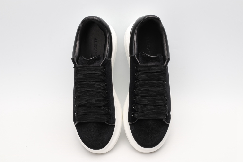 AMQ Oversized Sneaker-Black