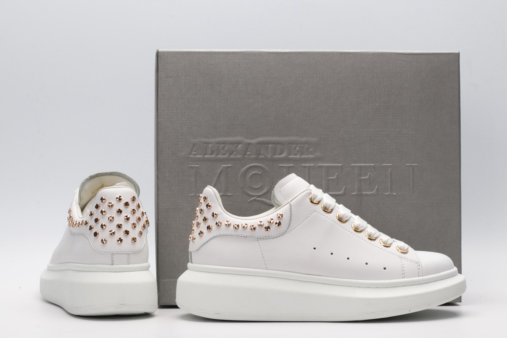 White calf leather lace-up sneaker with gold-finished hammered stud
