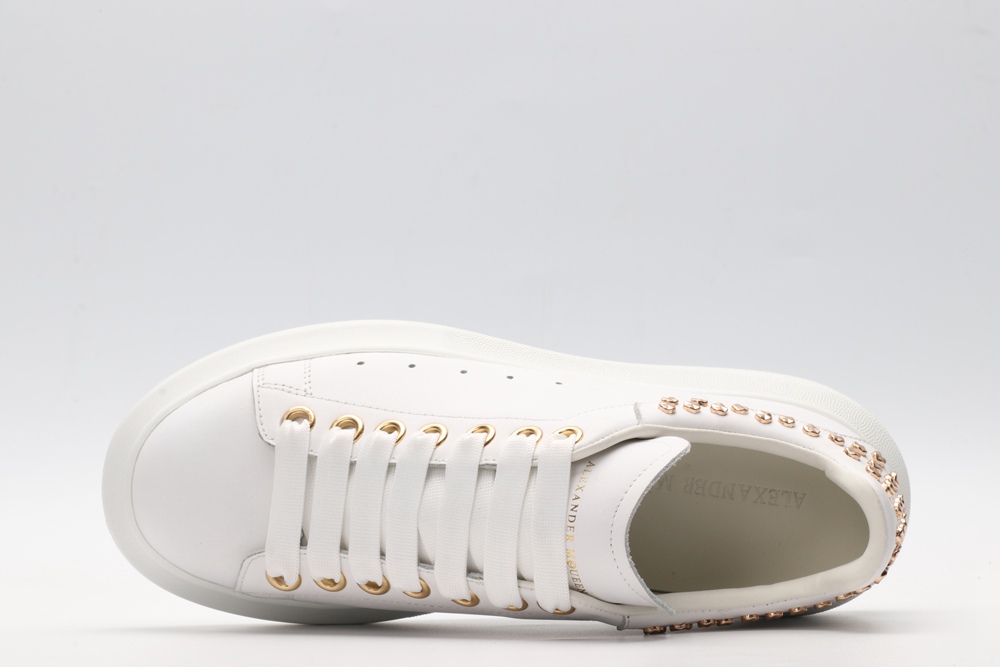 White calf leather lace-up sneaker with gold-finished hammered stud