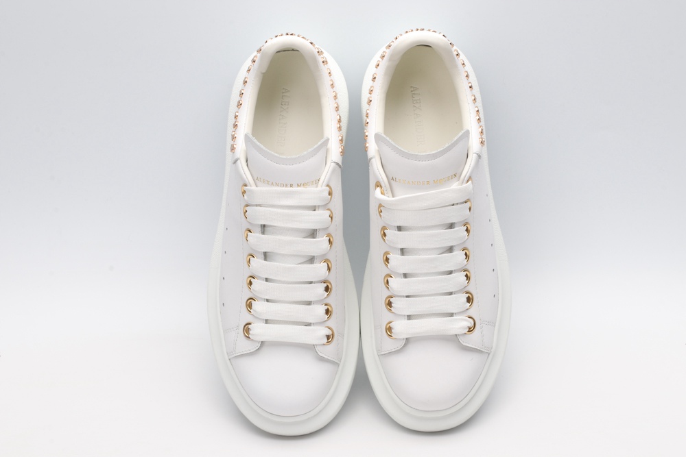 White calf leather lace-up sneaker with gold-finished hammered stud