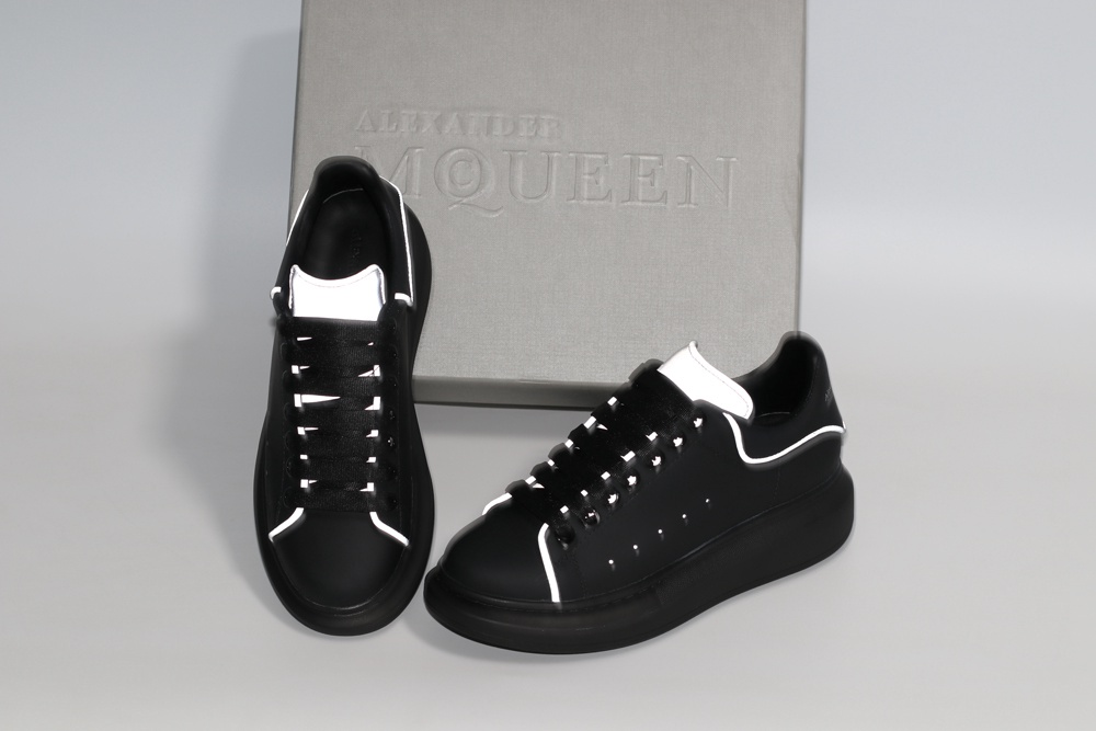 AMQ Leather Platform Sneakers-Black