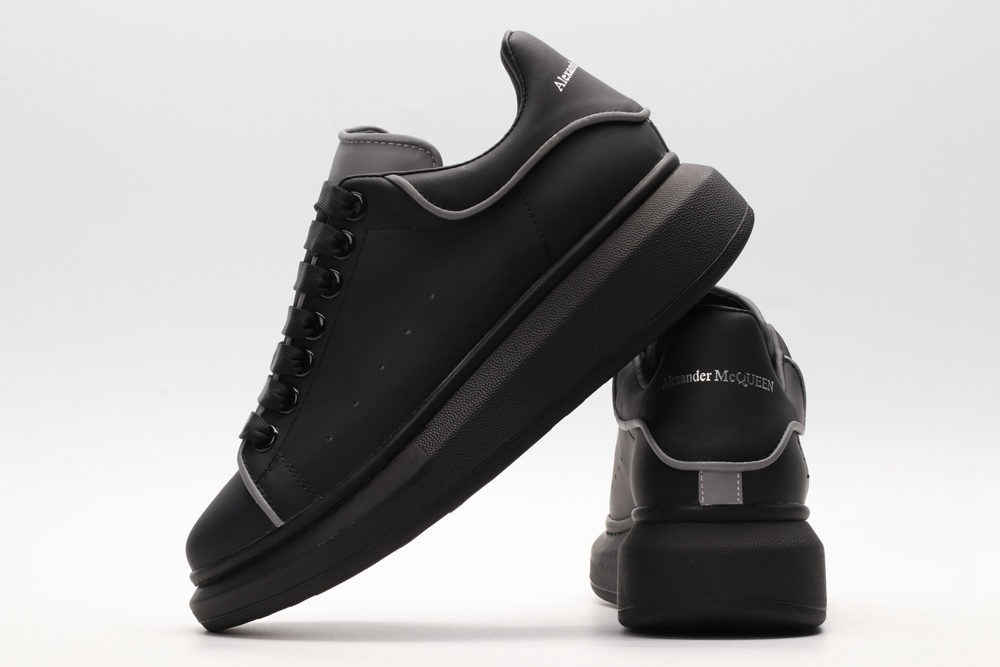 AMQ Leather Platform Sneakers-Black