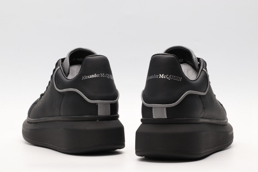 AMQ Leather Platform Sneakers-Black