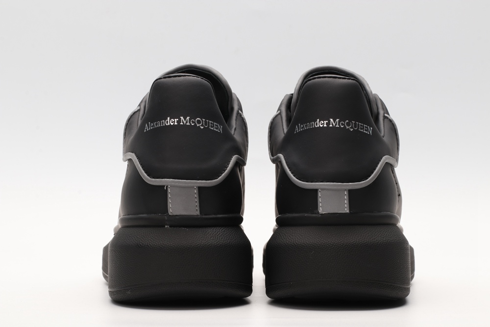 AMQ Leather Platform Sneakers-Black