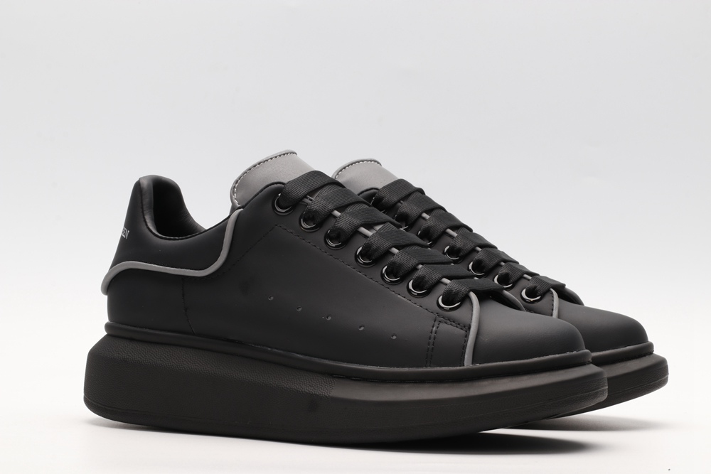 AMQ Leather Platform Sneakers-Black