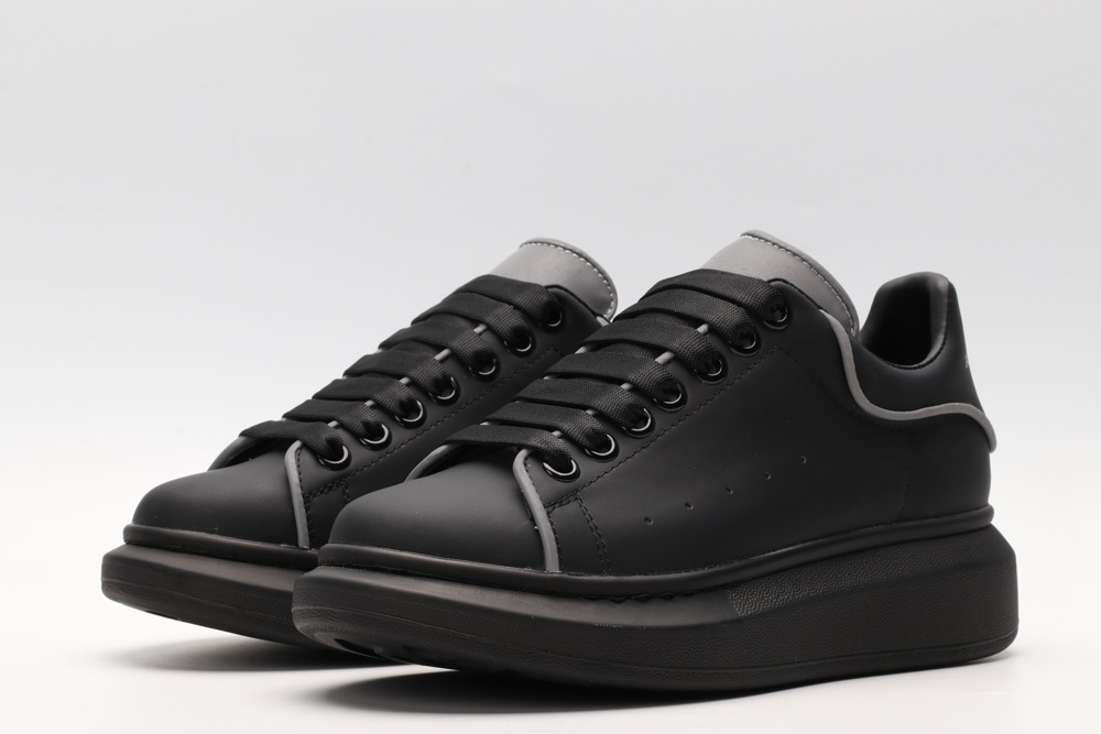 AMQ Leather Platform Sneakers-Black