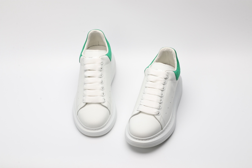 AMQ OVERSIZED SNEAKER with green heel