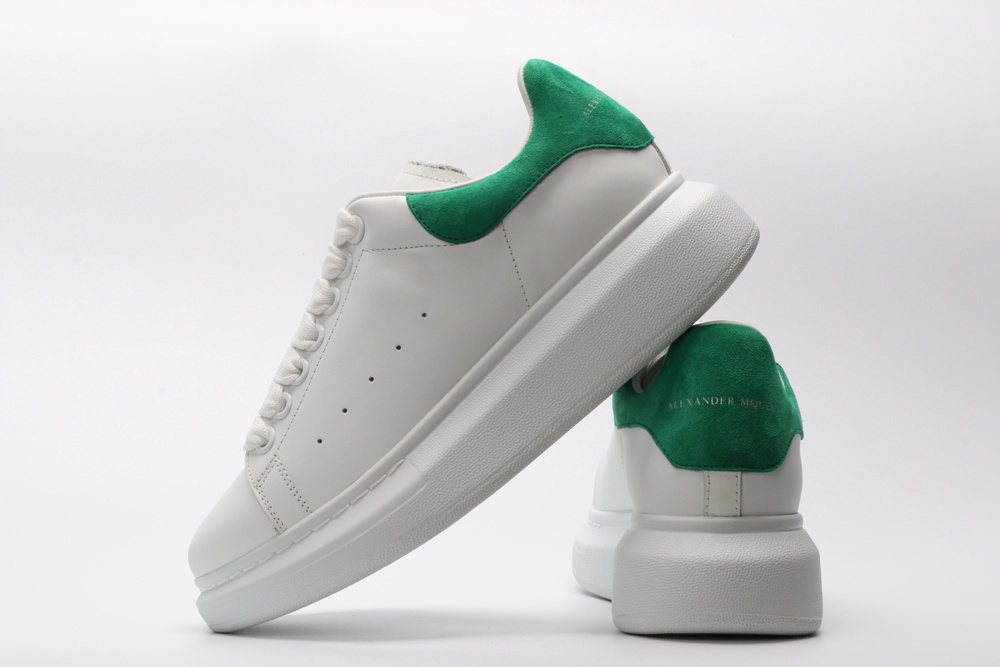 AMQ OVERSIZED SNEAKER with green heel