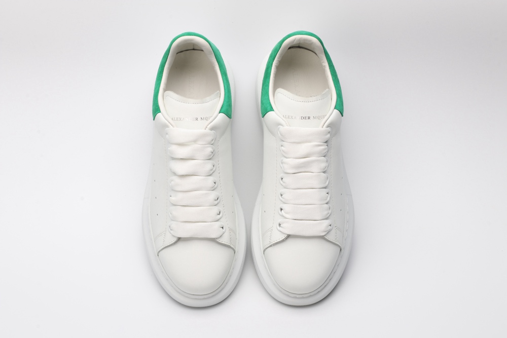 AMQ OVERSIZED SNEAKER with green heel