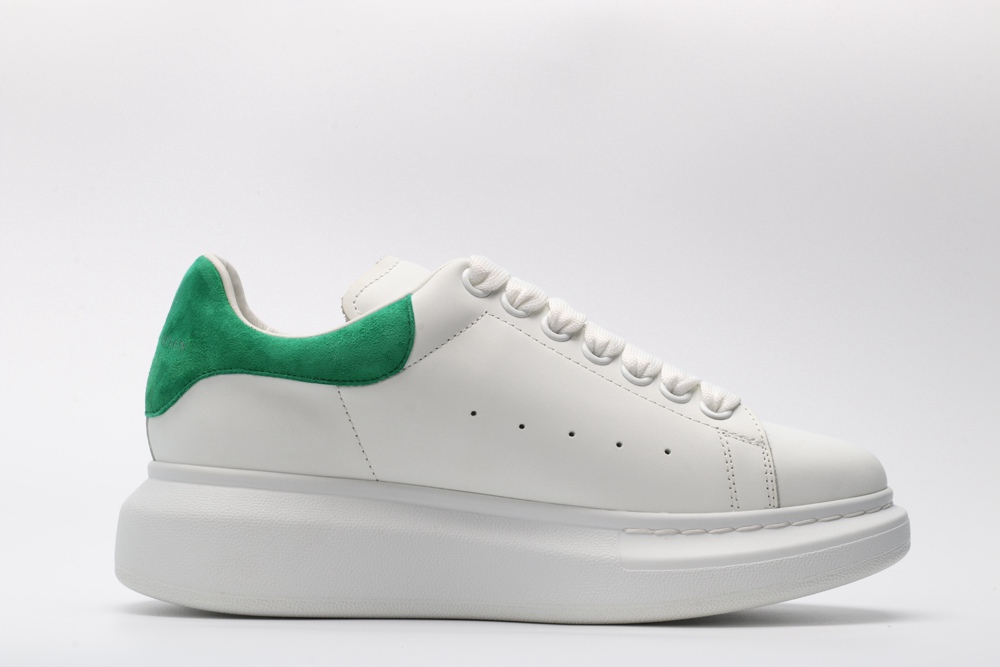 AMQ OVERSIZED SNEAKER with green heel