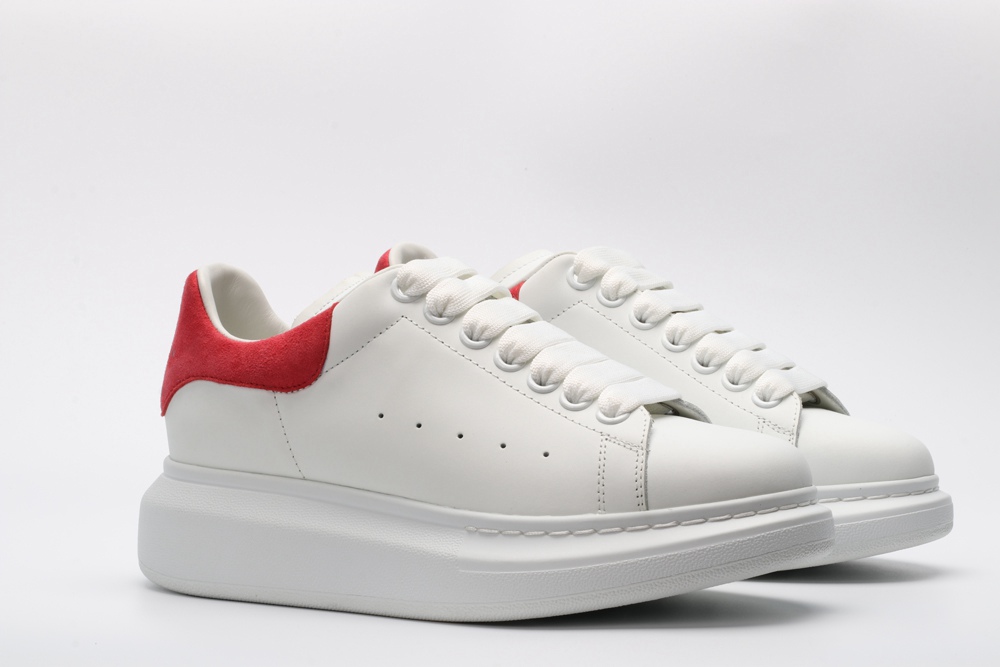 AMQ OVERSIZED SNEAKER with red heel