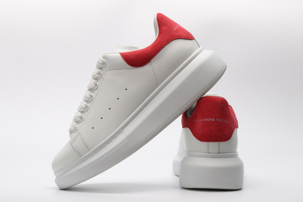 AMQ OVERSIZED SNEAKER with red heel