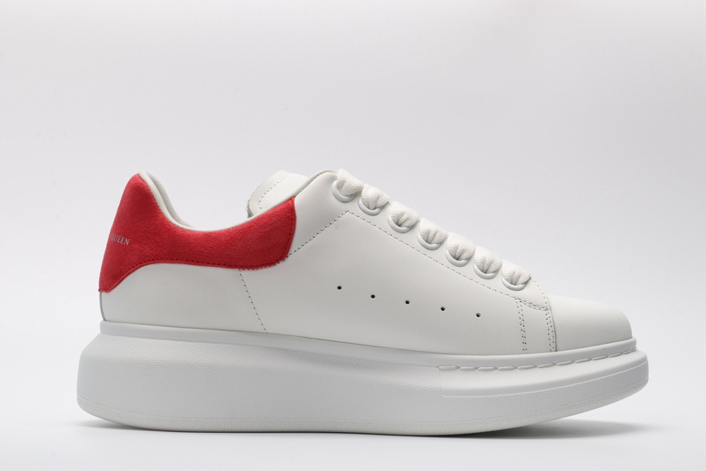 AMQ OVERSIZED SNEAKER with red heel