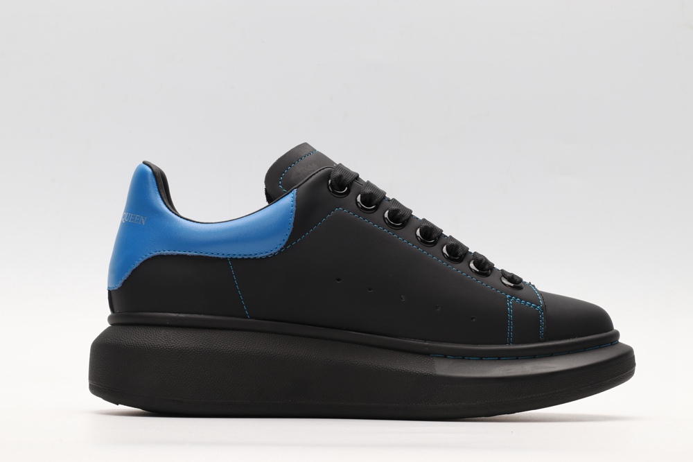 AMQ black oversized sneakers with blue heel