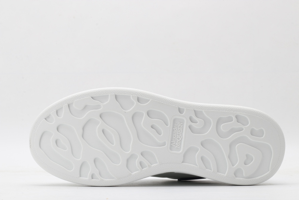 AMQ oversized sneakers with blue heel