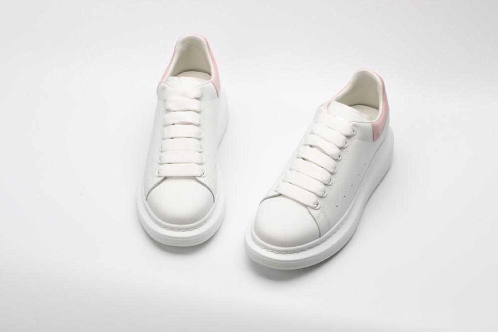 AMQ OVERSIZED SNEAKER with rose heel