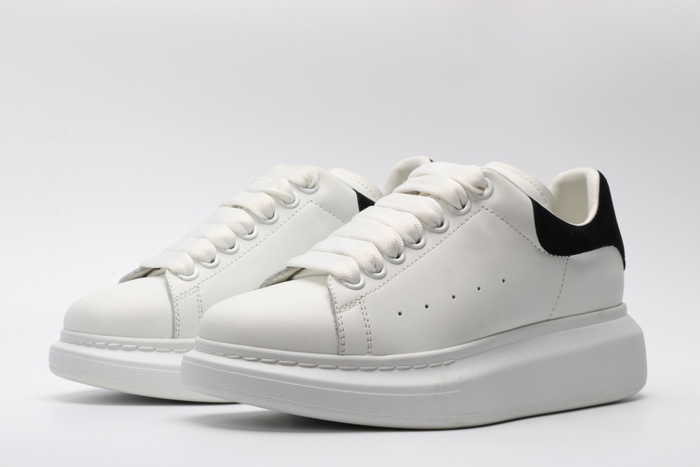 AMQ OVERSIZED SNEAKER with rose heel