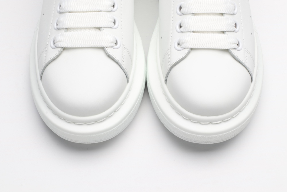 AMQ oversized sneakers with black heel