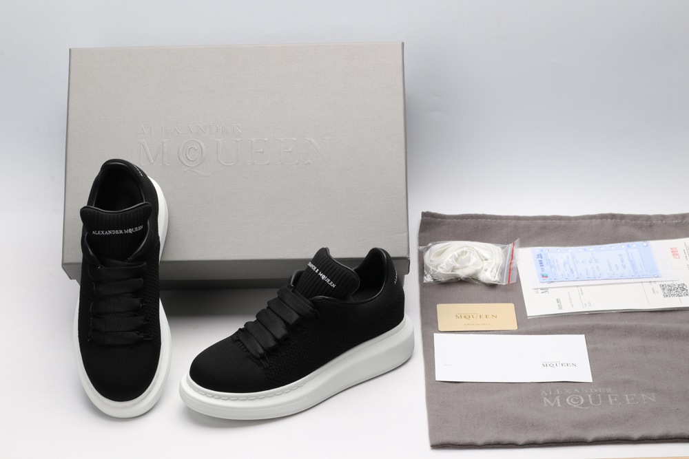 AMQ OVERSIZED SNEAKER Black