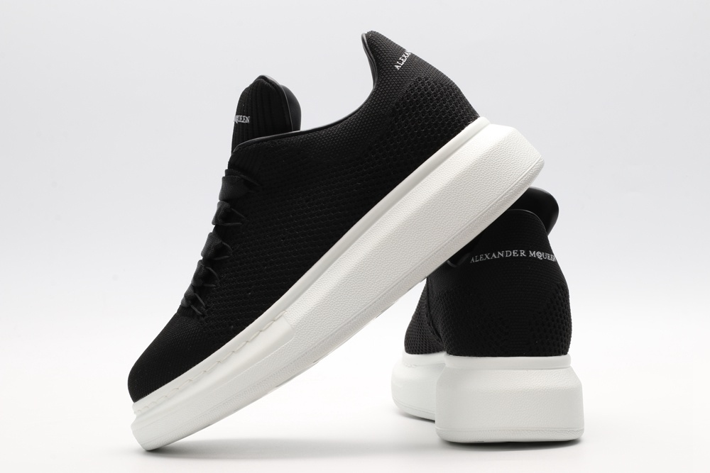 AMQ OVERSIZED SNEAKER Black
