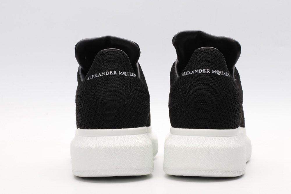 AMQ OVERSIZED SNEAKER Black