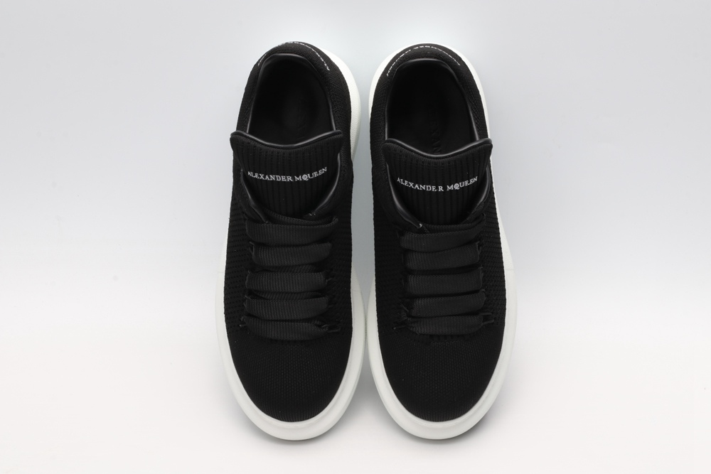 AMQ OVERSIZED SNEAKER Black