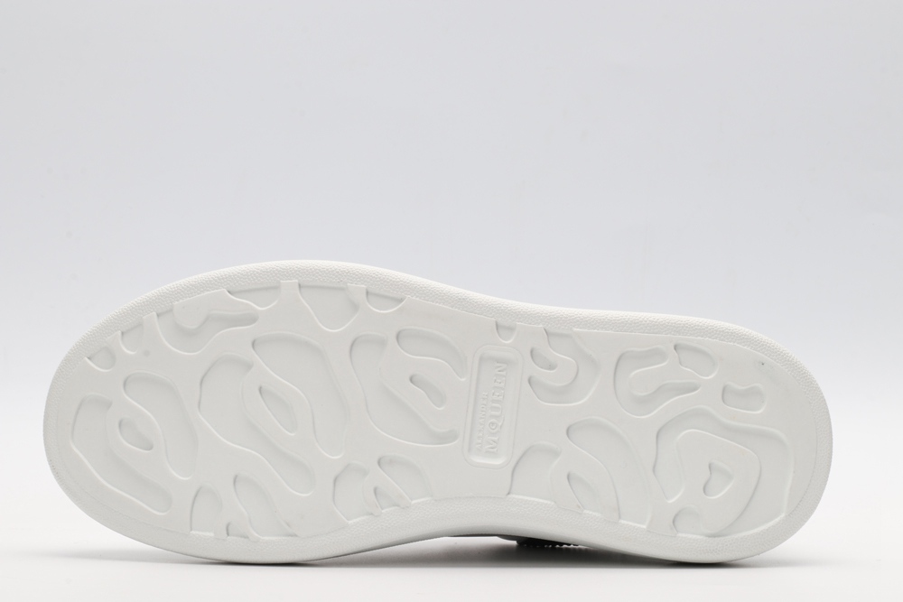 AMQ oversized sneakers with black heel