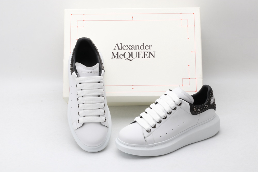 AMQ White calf leather lace-up sneaker